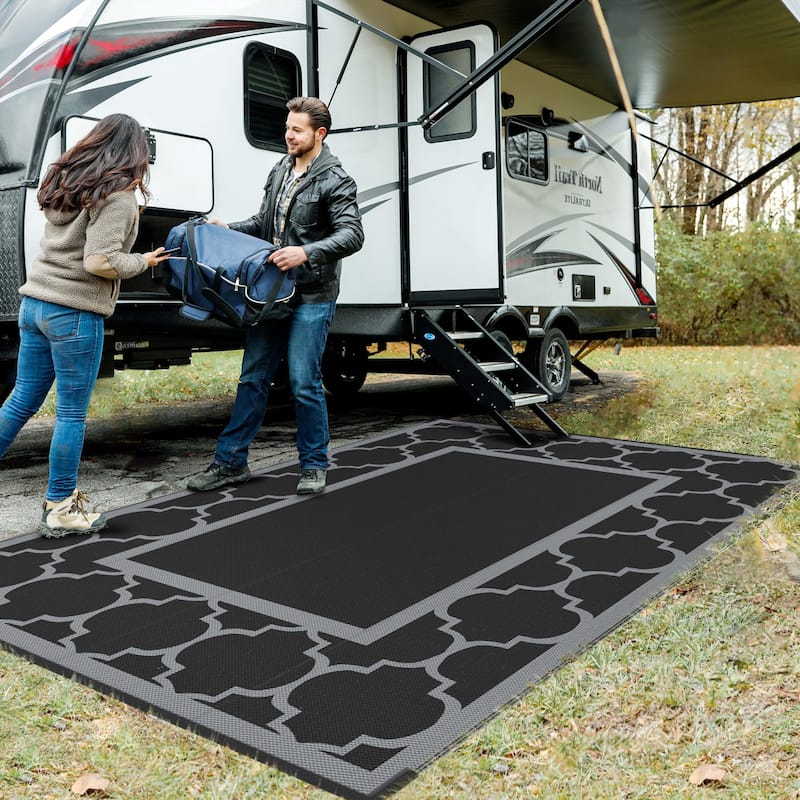 Reversible Dark Tone Geometric Flat-Weave Recyclable Outdoor Rug