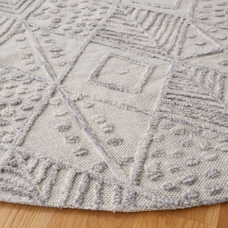 SAFAVIEH Handmade Textual Stephany Wool Rug