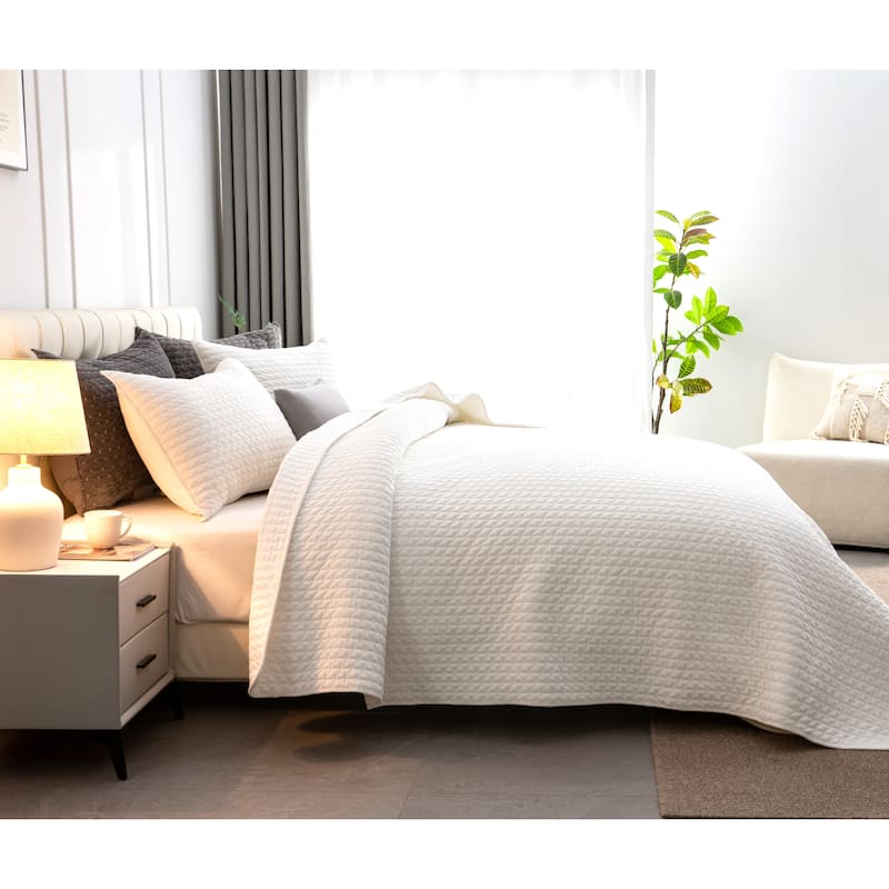 Zera 100% Velvet Coverlet/Quilt with Pillowcases Queen