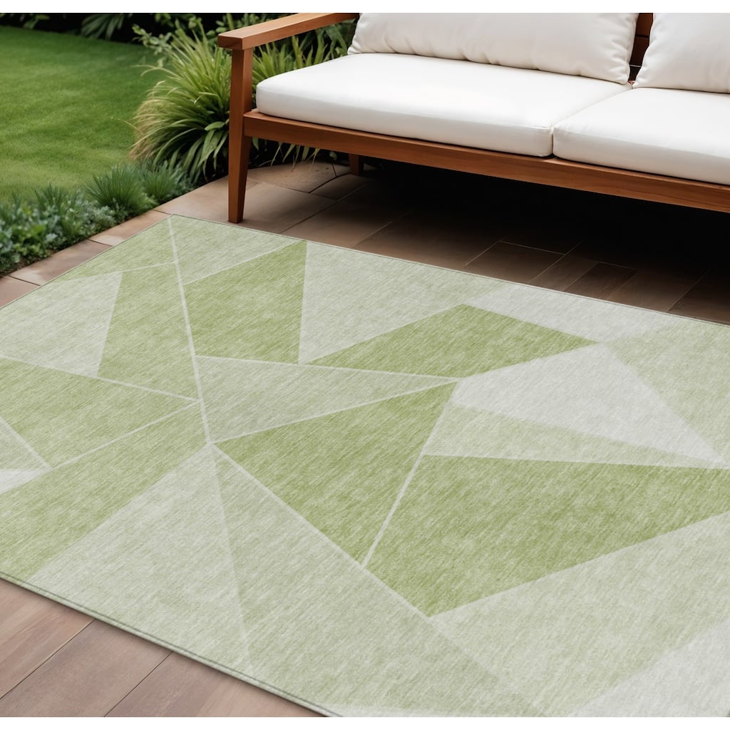 HomeRoots Geometric Transitional Rectangle Outdoor Rug
