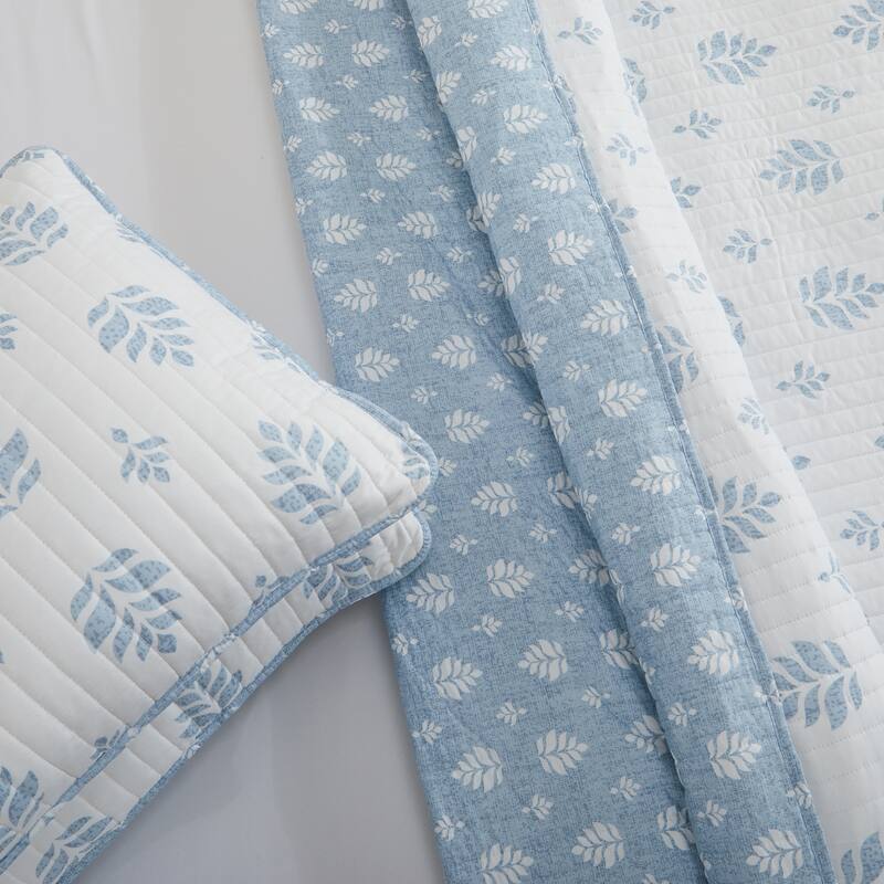 Luxurious Intricate French Floral Design Microfiber Quilt Set With Shams