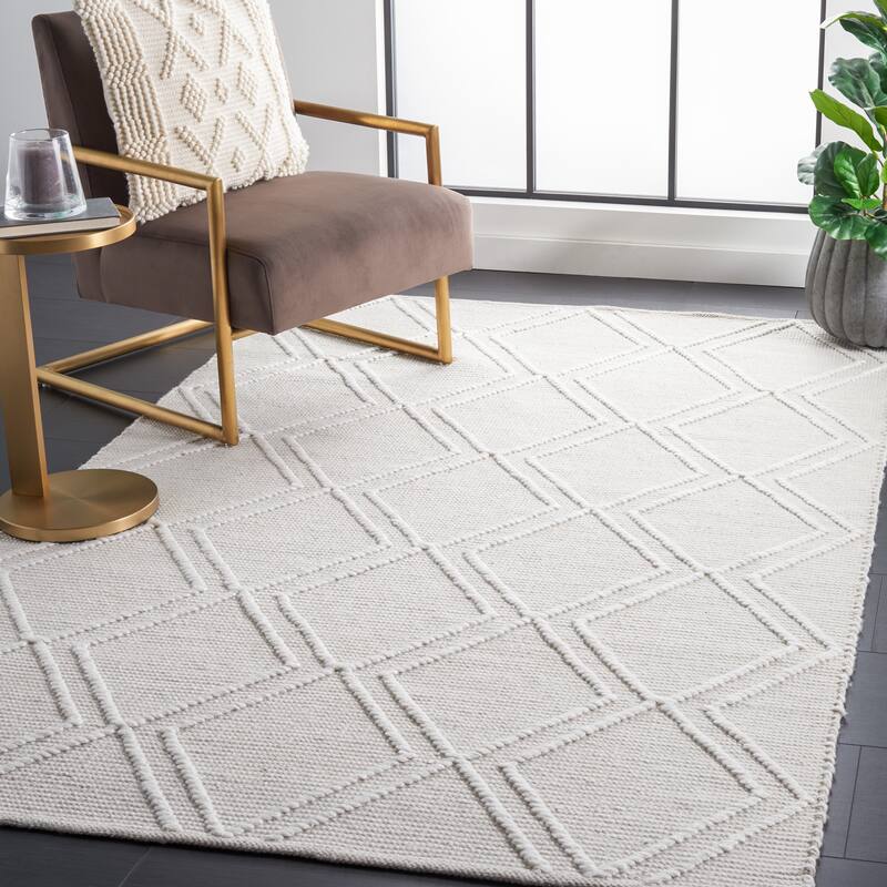 SAFAVIEH Handmade Kilim Ljudmilla Moroccan Boho Rug - 6' Square - Light Grey/Ivory