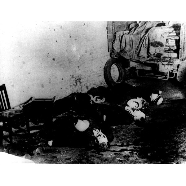 Shop St ValentineS Day Massacre History - Overstock - 24414342