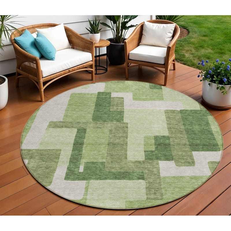 HomeRoots Abstract Transitional Rectangle Outdoor Rug - 8' Round