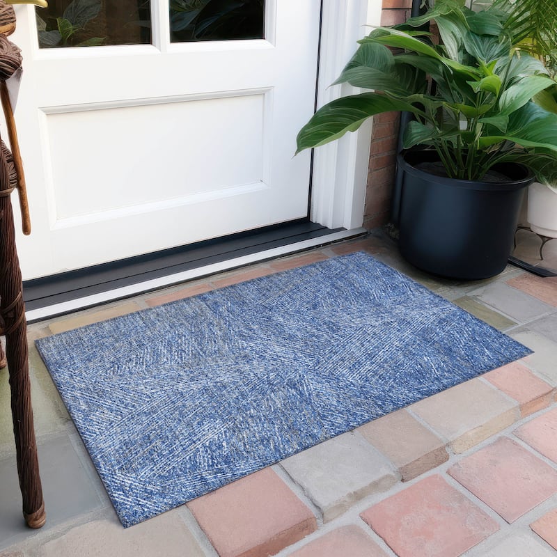Machine Washable Indoor/ Outdoor Solid Geo Chantille Rug