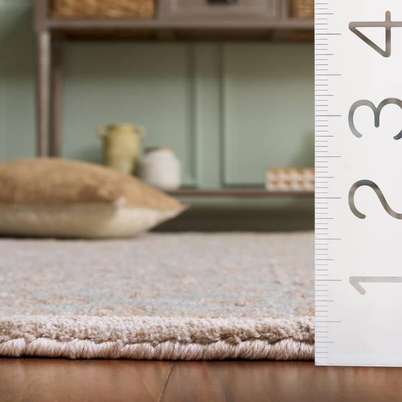 SAFAVIEH Audrey Handmade Danai Rug