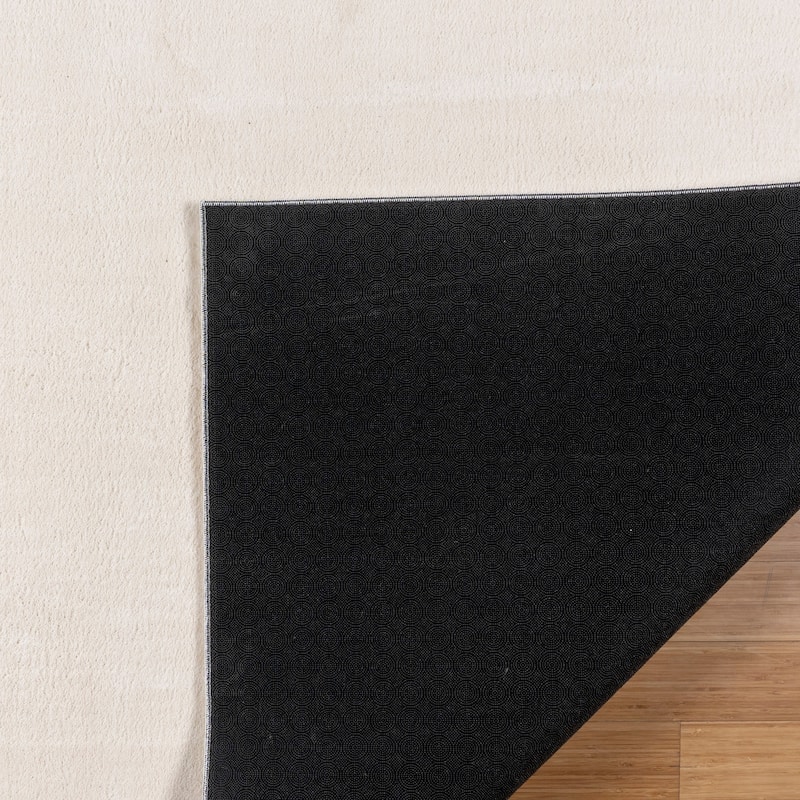 Gertmenian Cadence Tonee Plush Polyester Solid Color Non-Slip Shag Indoor Area Rug
