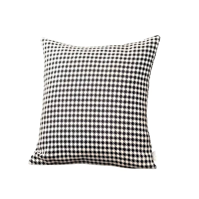 HomeRoots Set Of Two 18" X 18" Grey Polyester Houndstooth Zippered Pillow