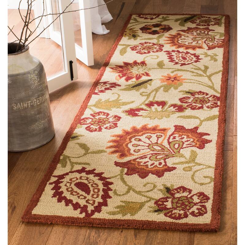 SAFAVIEH Handmade Blossom Paisley Christene Modern Floral Wool Rug
