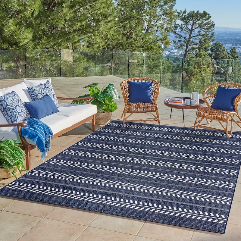 Gertmenian Paseo Moran Leaf Striped Flatweave Polypropylene Indoor/ Outdoor Area Rug Collection