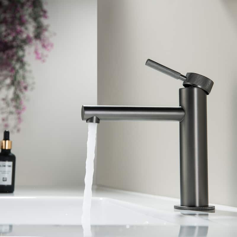 7.13"H Solid Brass Single-handle Bathroom Sink Faucet