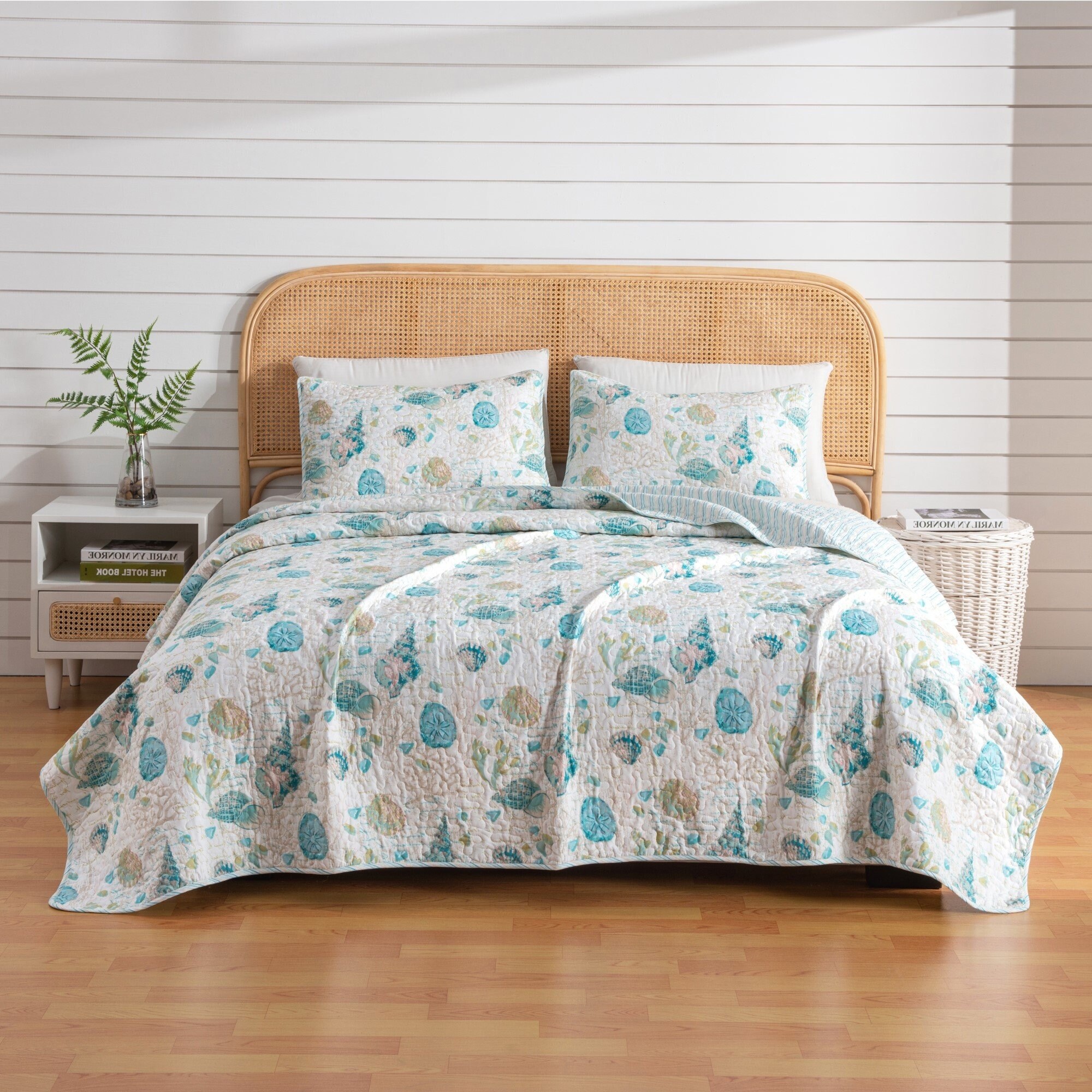 Quilts - Bed Bath & Beyond
