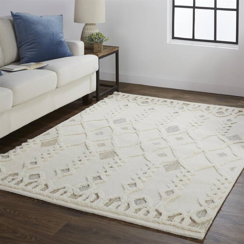 Zowu Geometric Stain Resistant Area Rug By HomeRoots - 2' x 3'