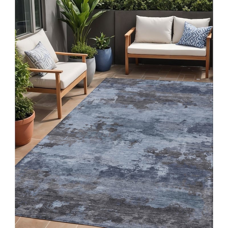 HomeRoots Abstract Transitional Rectangle Outdoor Rug - 5' X 8'