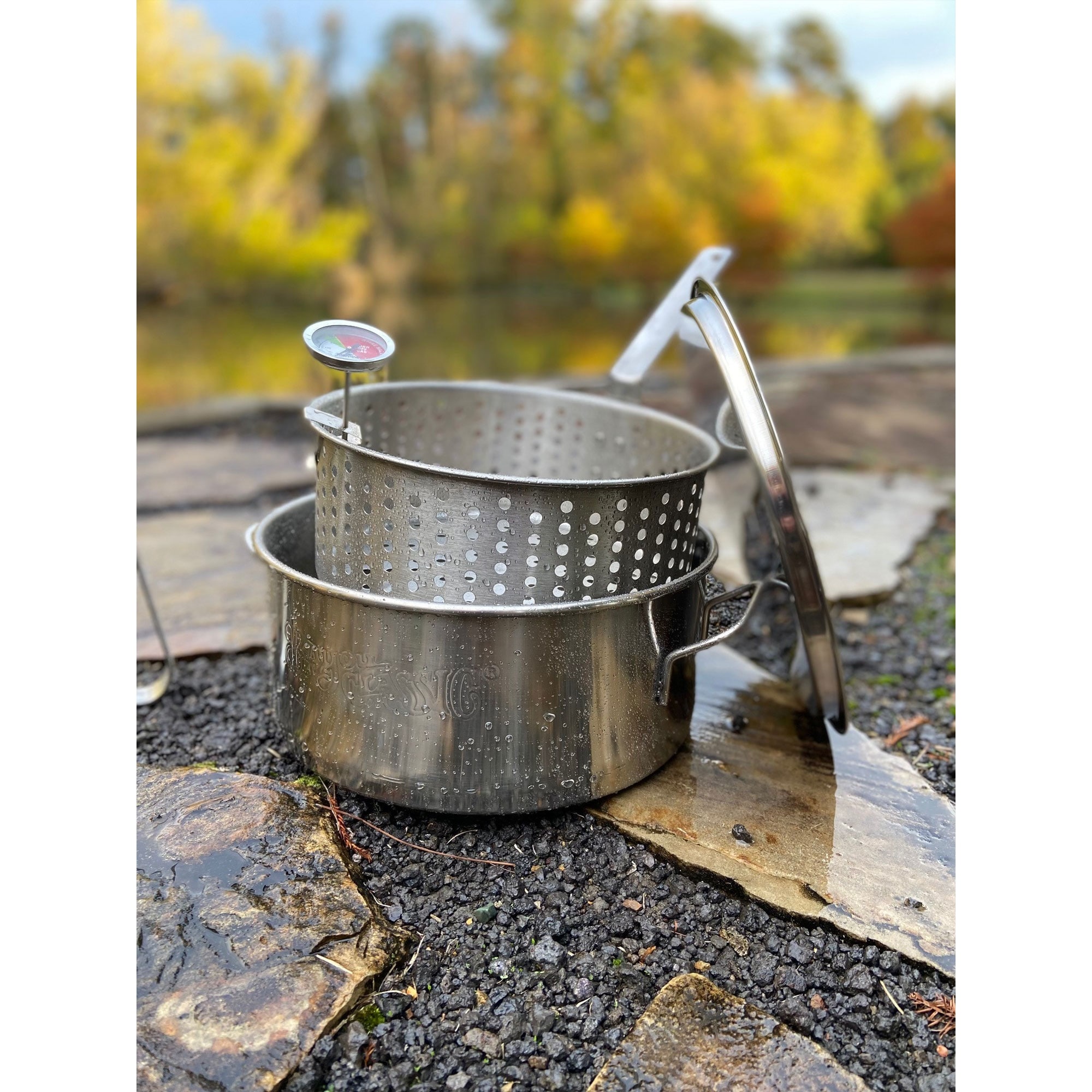 https://ak1.ostkcdn.com/images/products/is/images/direct/85f852939f0155d84ad6a4123f591b22b6ad3d41/Bayou-Classic-Durable-10-Quart-Stainless-Steel-Fry-Pot-and-Perforated-Basket.jpg