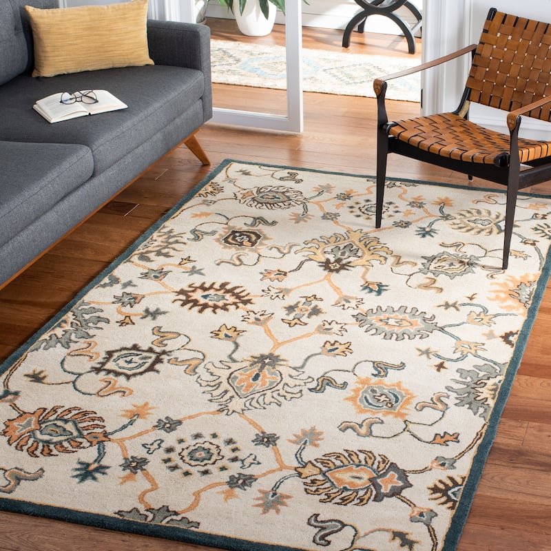 SAFAVIEH Handmade Heritage Trellis Traditional Wool Rug - 5' x 8' - Beige/Ivory