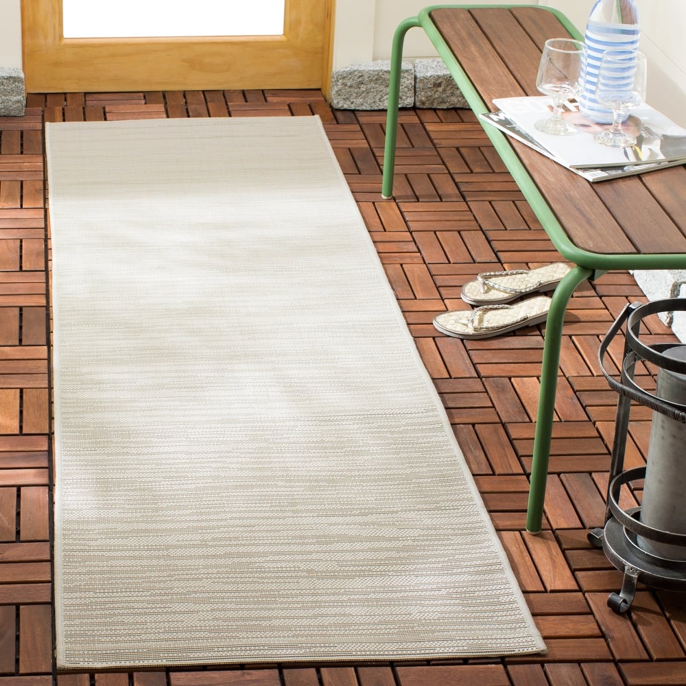 SAFAVIEH Courtyard Laurenske Indoor/ Outdoor Waterproof Patio Backyard Rug