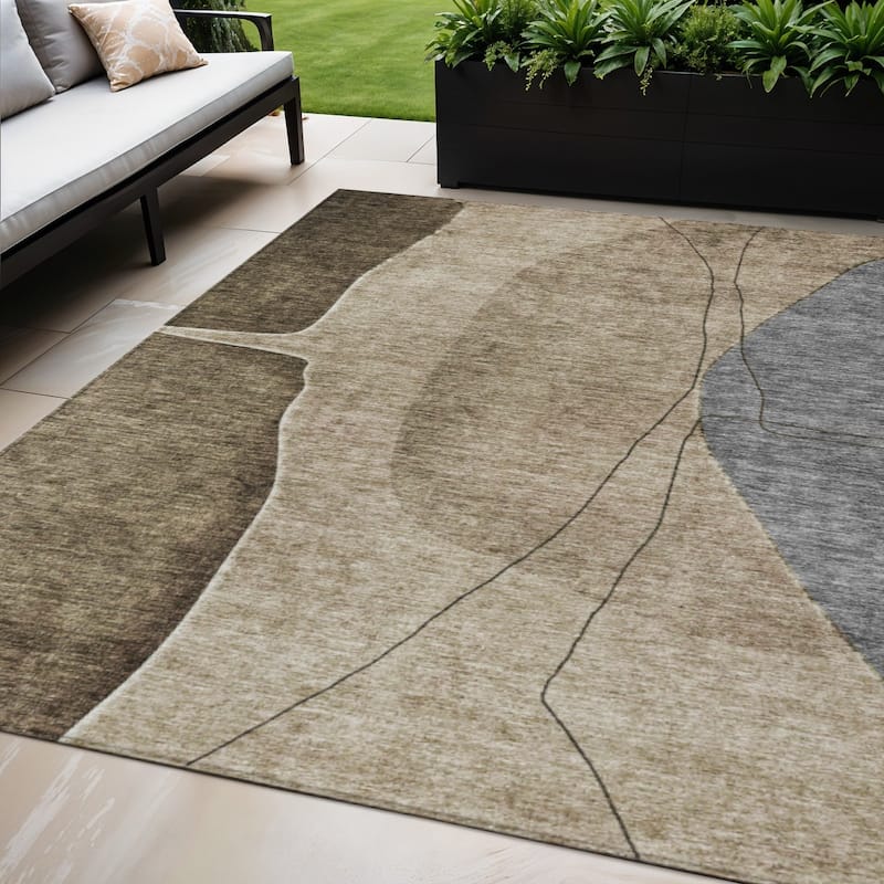 HomeRoots Abstract Transitional Rectangle Outdoor Rug - 5' X 8'