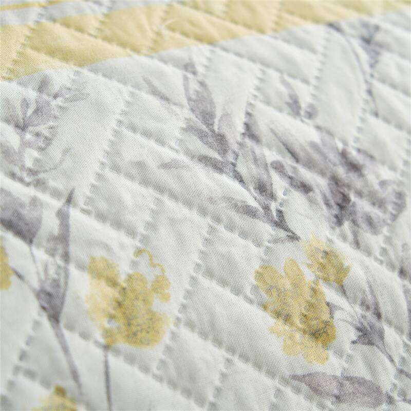 European Floral Quilt Set