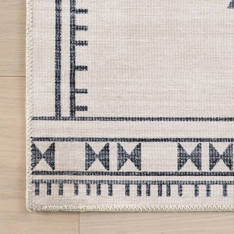 Nuloom Shenai SplashGuard Machine Washable Area Rug