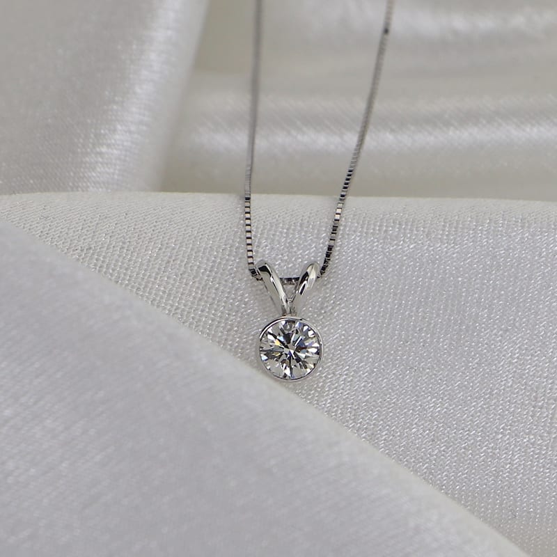 Auriya 14k Gold 1/2ct TW Round Bezel Set Moissanite Necklace Solitaire - 5 mm - 5 mm