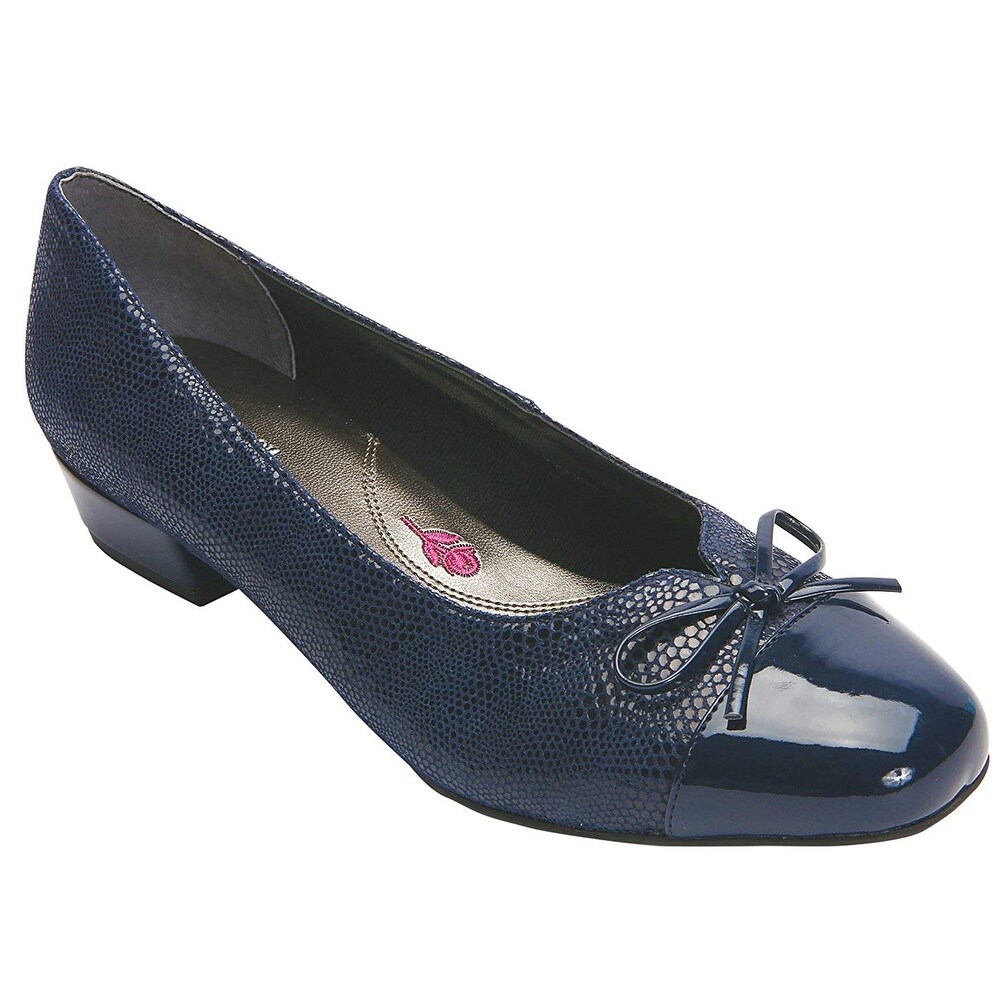 narrow pumps