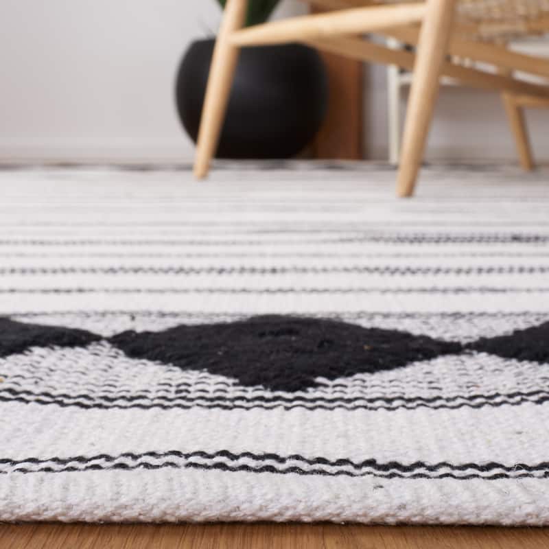 SAFAVIEH Handmade Flatweave Montauk Sietske Boho Stripe Cotton Rug