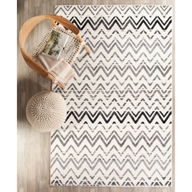 SAFAVIEH Evoke Lissa Distressed Vintage Boho Rug
