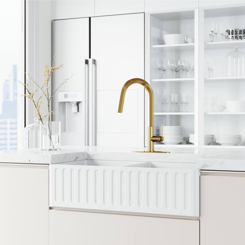 VIGO Hart Hexad 18" H Single Handle Pull-Down Kitchen Faucet