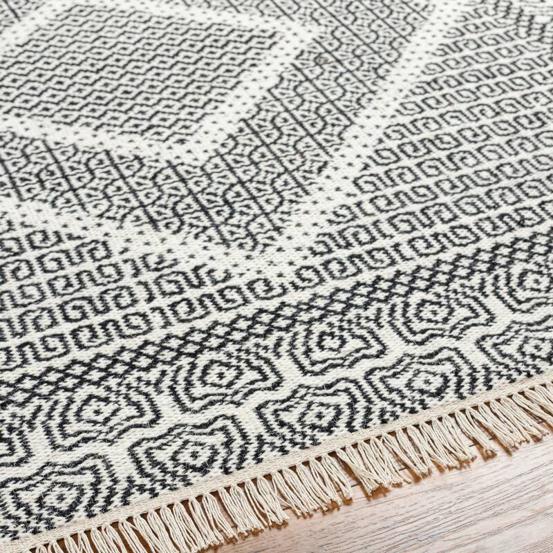 Joe Traditional Area Rug