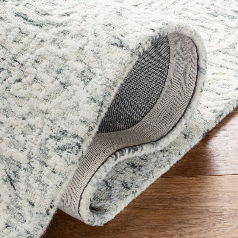 SAFAVIEH Handmade Metro Lorenzina French Country Wool Rug