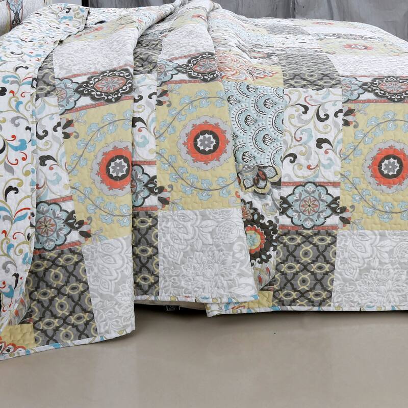 Cozy Line Moorea Stylish Floral Patchwork 6-piece Quilt Bedding Set