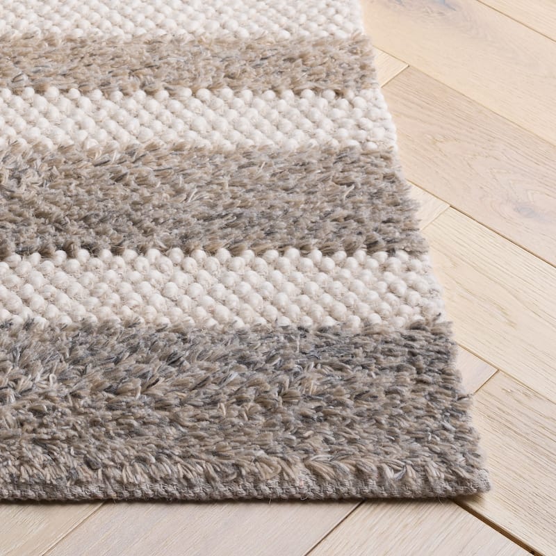 SAFAVIEH Handmade Natura Morane Wool Rug