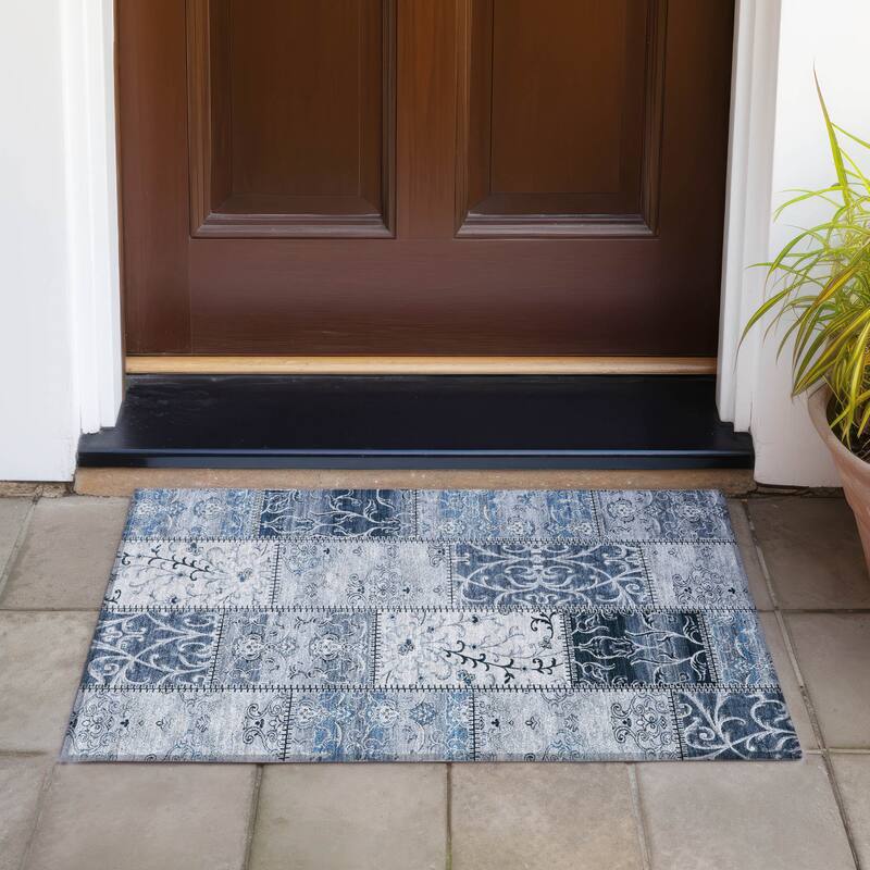 Machine Washable Indoor/ Outdoor Traditional Patchwork Chantille Rug