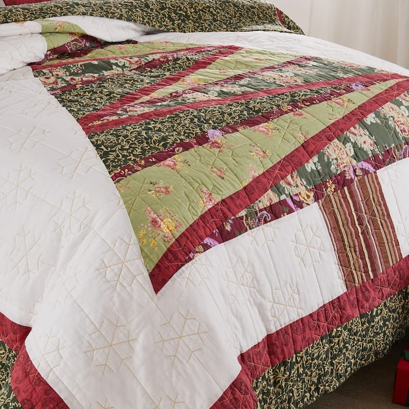 Greenland Home Fashions Christmas Tree Patchwork Cotton Quilt Set