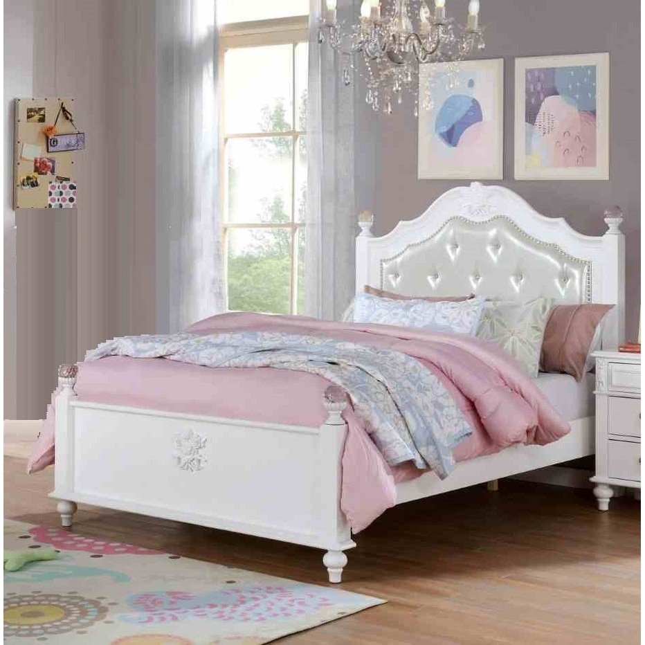 Traditional White Finish Button Tufted 1pc Bed