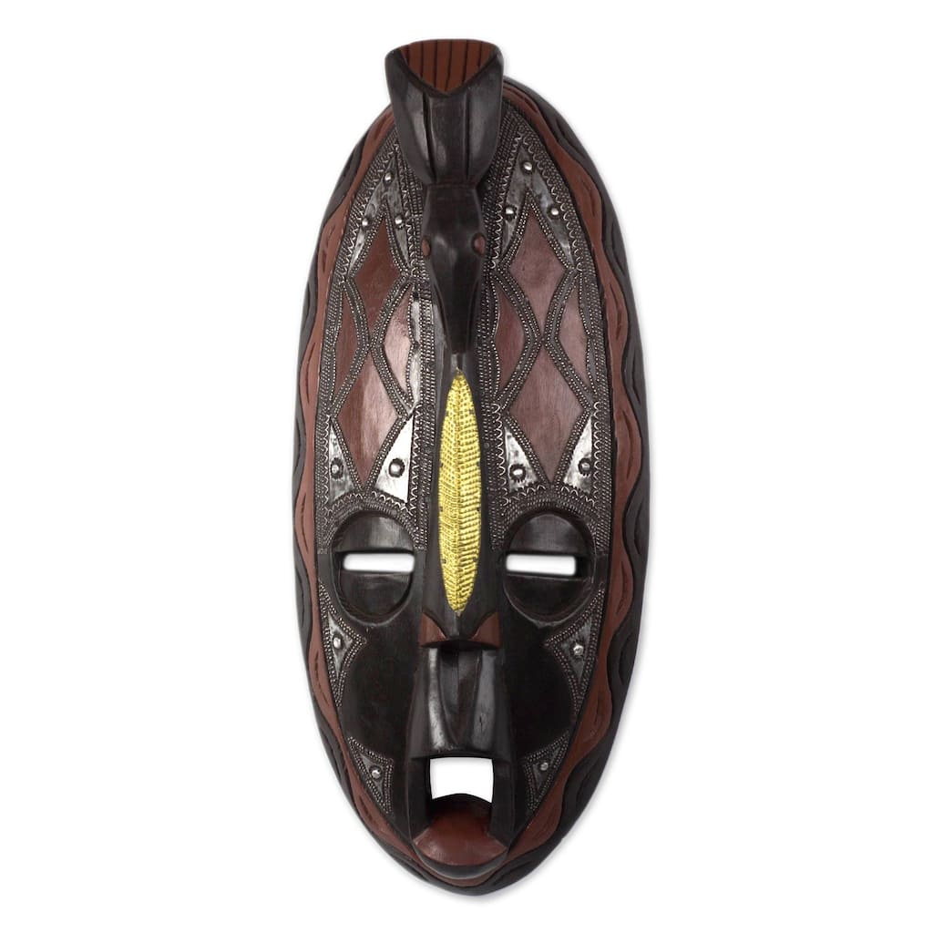 Handmade Majesty Gleam African wood mask (Ghana)