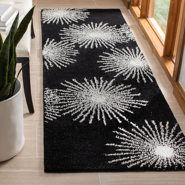 SAFAVIEH Handmade Soho Miyase Modern Burst New Zealand Wool Rug - 2'6" x 8' Runner - Black/White