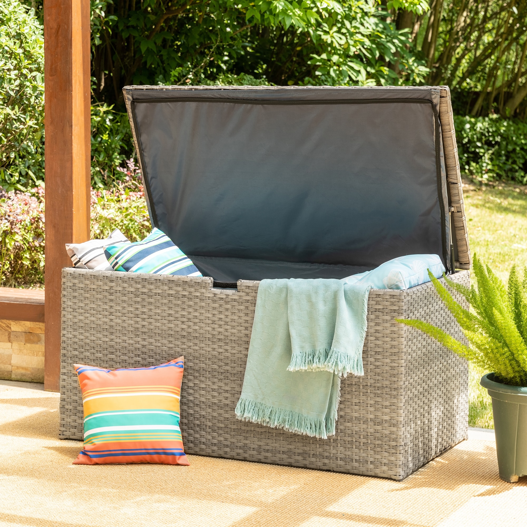 OFFICIAL] Glitzhome Outdoor Patio Oversized All-Weather Handwoven Wicker  Black Storage Trunk Box