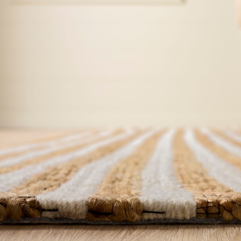 Martha Stewart by SAFAVIEH Handmade Deivi Jute Rug