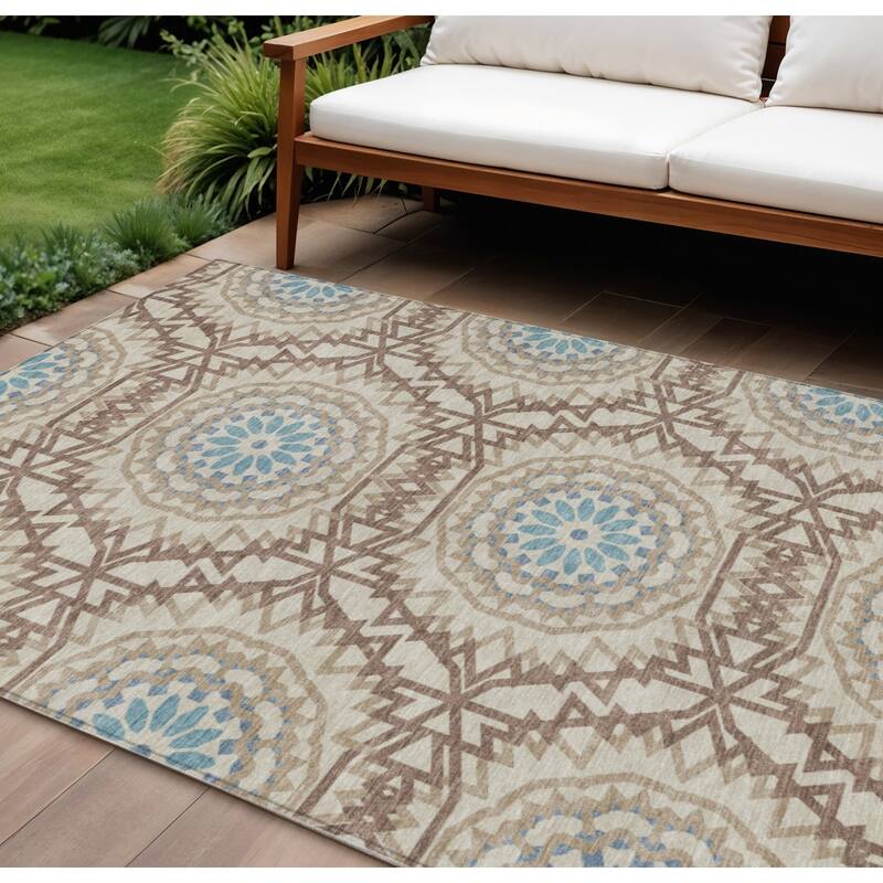 HomeRoots Floral Medallion Transitional Rectangle Outdoor Rug - 10' X 14'