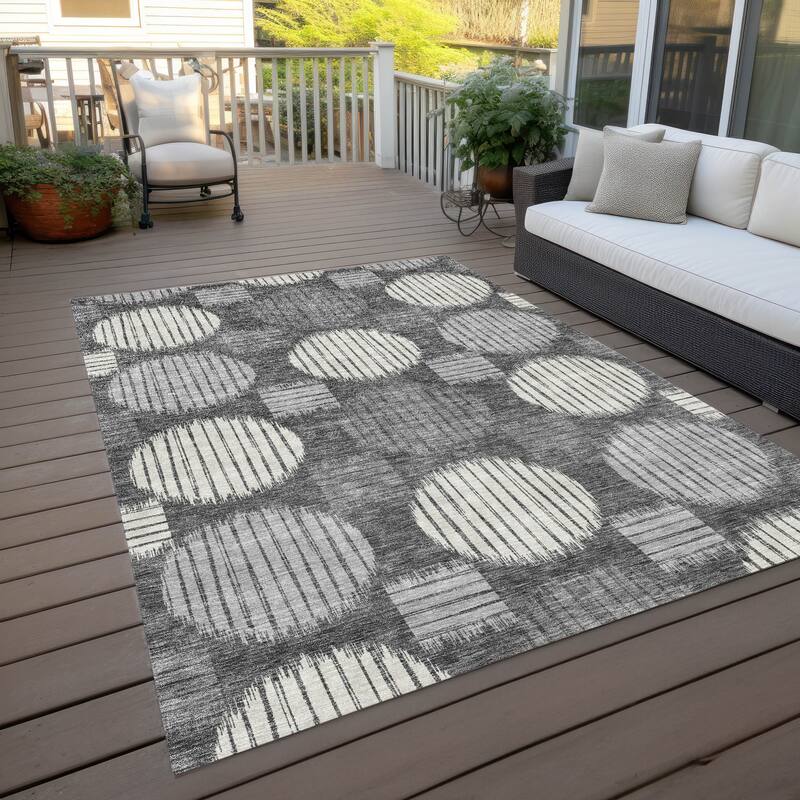 Machine Washable Indoor/ Outdoor Chantille Contemporary Dotty Rug