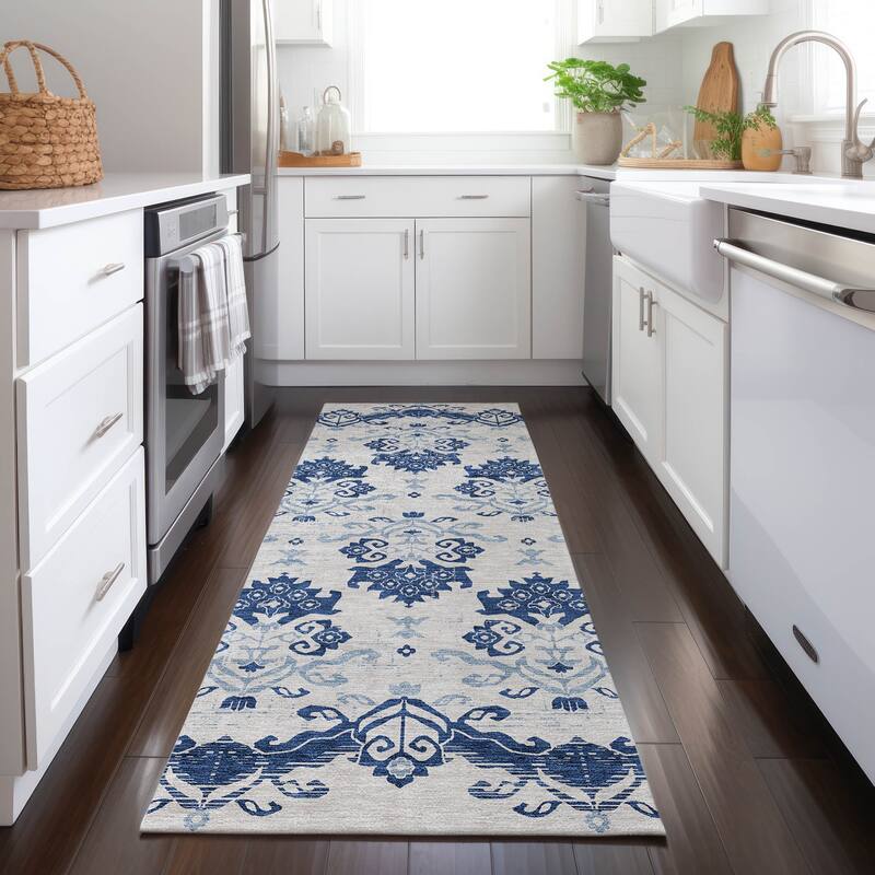 Machine Washable Indoor/ Outdoor Chantille Medallion Damask Rug