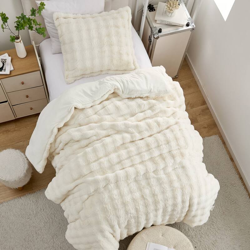 Chunky Bunny® on a Snowday - Coma Inducer® Oversized Comforter Set - Plush Reverse - Fluffy White - 2 Piece - Twin XL