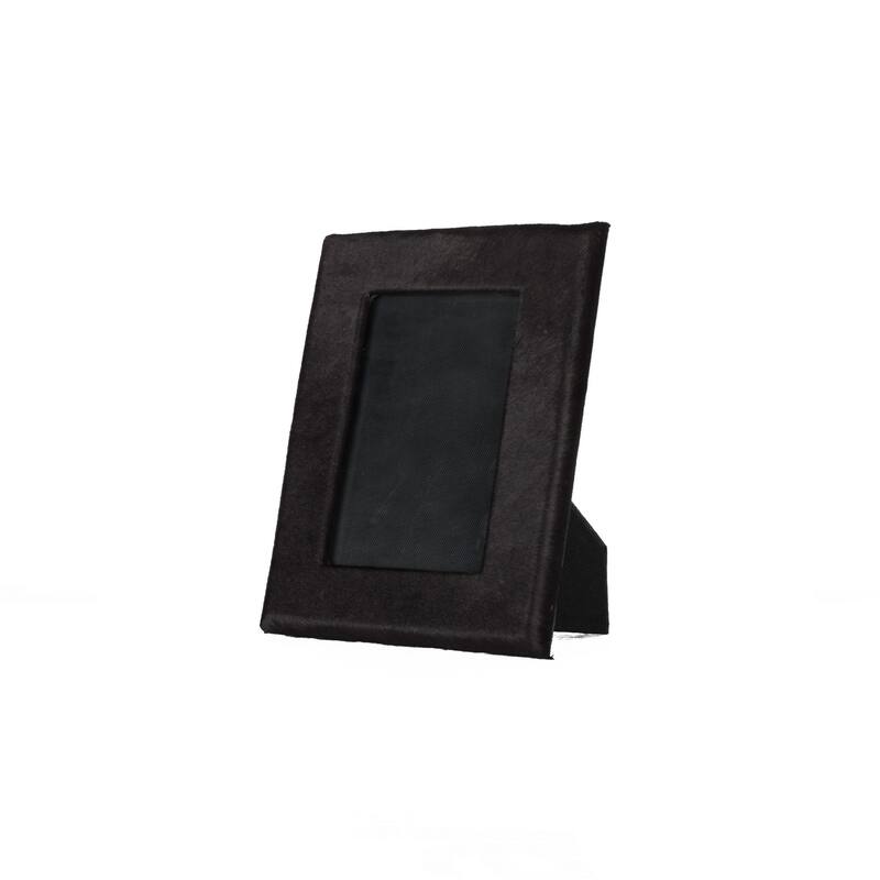 HomeRoots 4" x 6" Black Cowhide Picture Frame with Mat