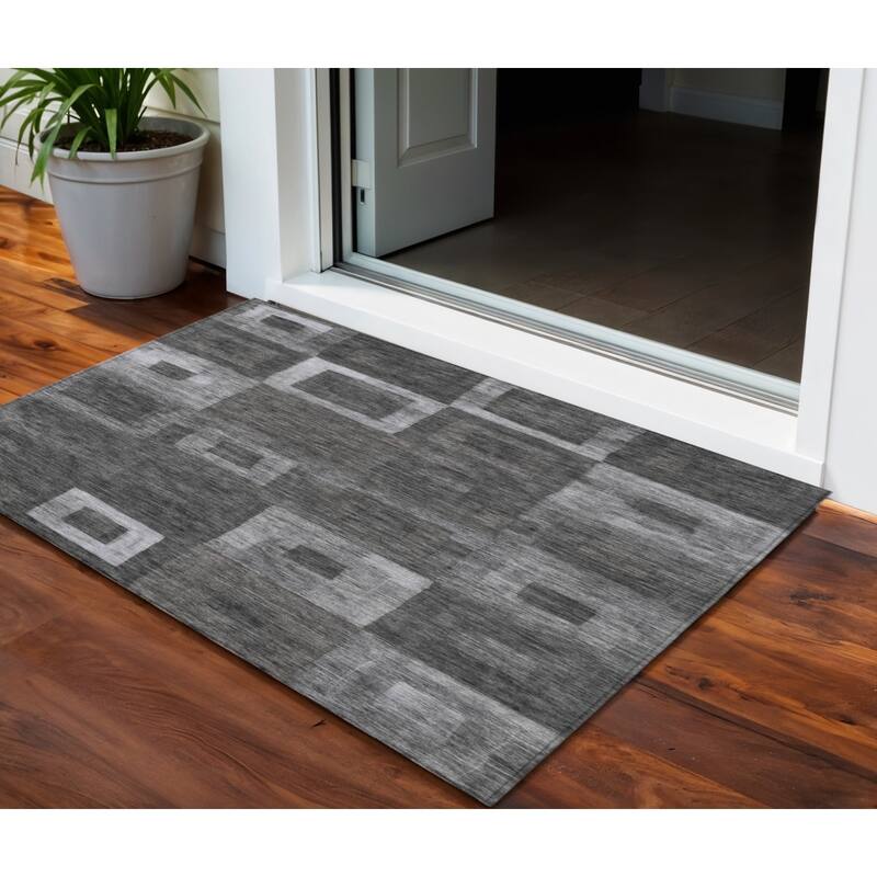 HomeRoots Geometric Transitional Rectangle Outdoor Rug - 3' x 5'