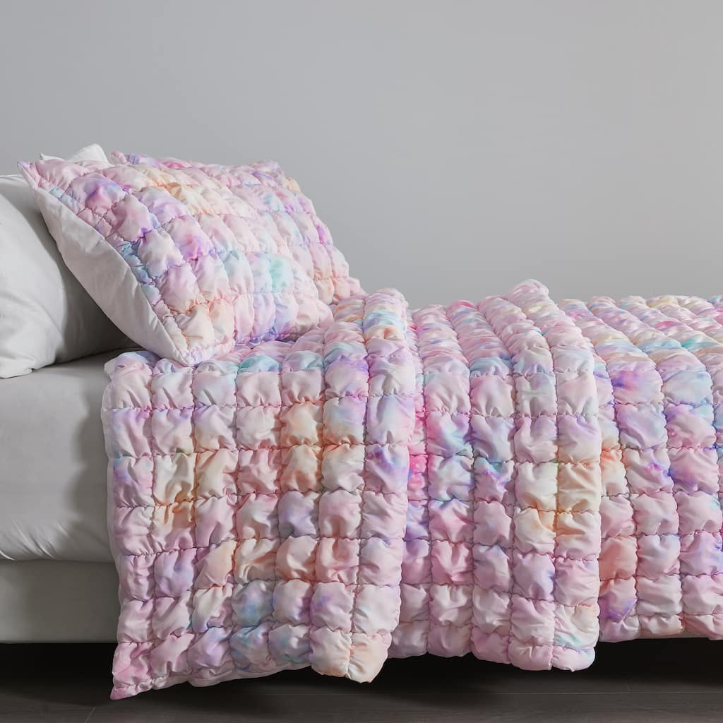 Linery & Co. Marshmallow Puff Quilt Set With Shams.