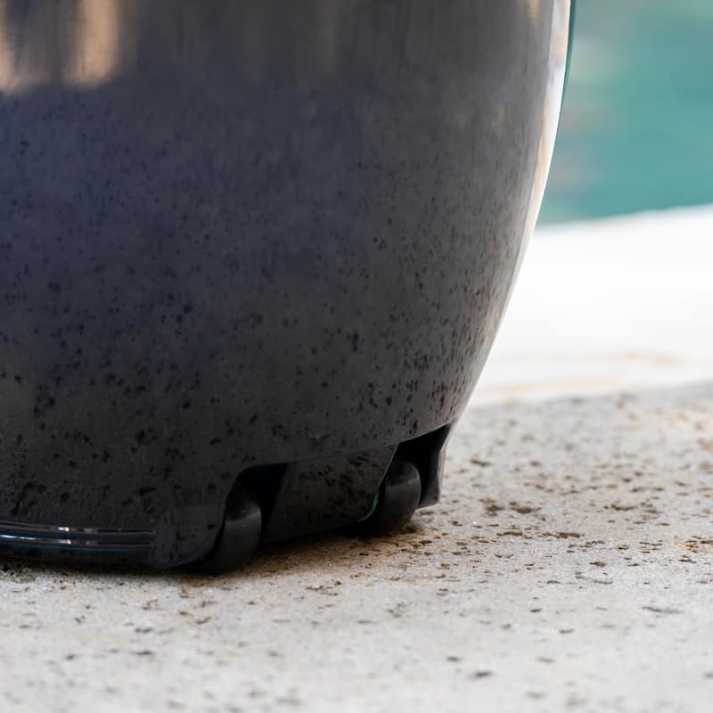 Southern Patio Kittredge Resin 17.5-inch Planter with Wheels
