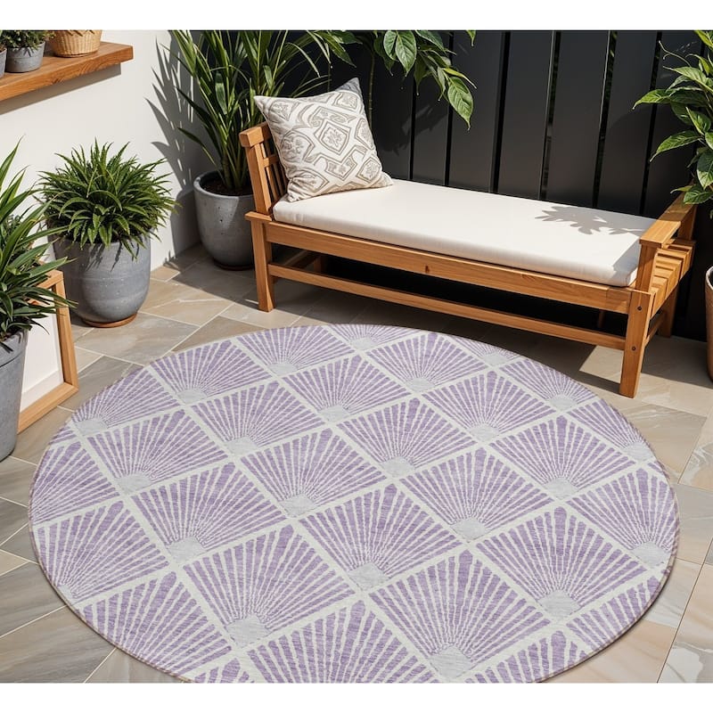 HomeRoots Geometric Transitional Rectangle Outdoor Rug - 8' Round