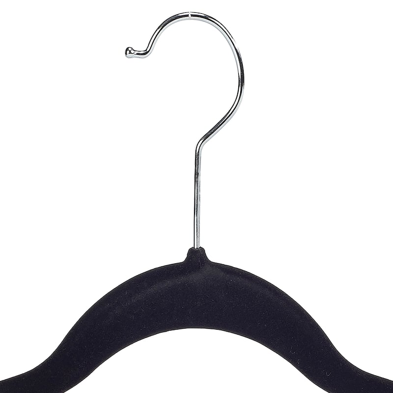 Simplify 6 Pack Velvet Hangers with Clips in Black - 0.16" x 16.93" x 9.06"